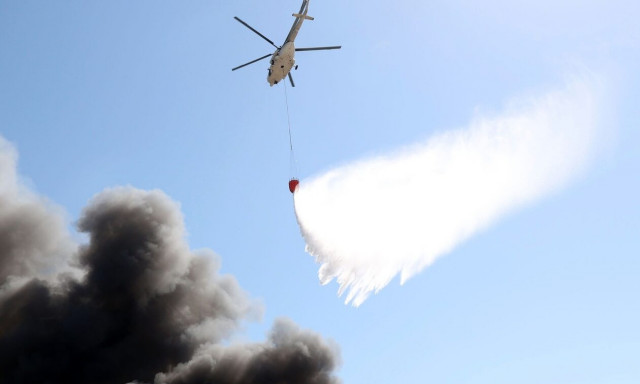 Φωτιά στα Γεράνεια Όρη: Δύσκολο το έργο της Πυροσβεστικής - Επιχειρούν ισχυρές δυνάμεις