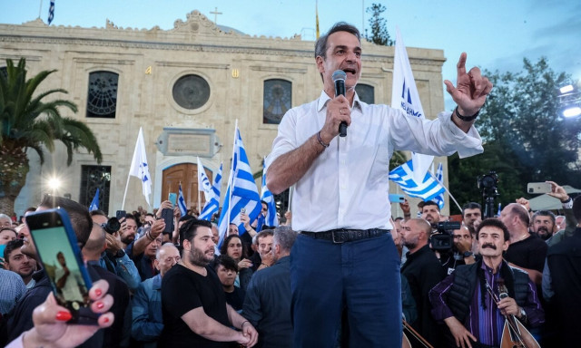 Οι δημοσκοπήσεις διατηρούν χαμόγελα στη ΝΔ, «επαναφόρτισε» ο Μητσοτάκης για τις 25 Ιουνίου