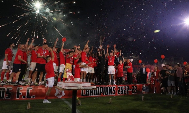 Super League 2: Φιέστα ανόδου ο Πανσερραϊκός με «λευκή» ισοπαλία κόντρα στον ΠΑΟΚ Β’