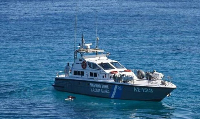 Two missing people at sea area of Crete located and transferred to the Port Authority of Heraklion