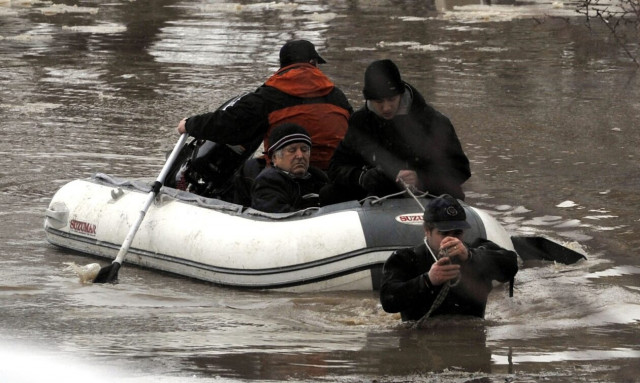 Συναγερμός στον Έβρο: Τούρκοι χωροφύλακες «σπρώχνουν» 138 μετανάστες στη Νέα Βύσσα