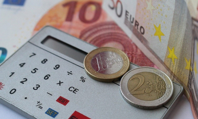 ΓΣΕΕ: Πώς αμείβονται οι εργαζόμενοι την αργία του Αγίου Πνεύματος