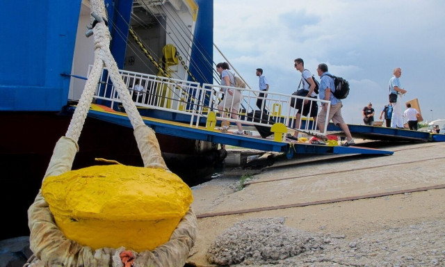Τριήμερο Αγίου Πνεύματος: Αυξημένη κίνηση σε εθνικές οδούς και λιμάνια