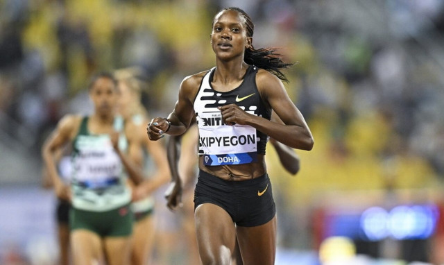 Παγκόσμιο ρεκόρ στα 1.500 μέτρα η Κίπιεγκον