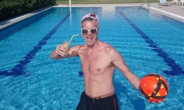 Νίκος Ζιάγκος: «Έχω κάνει σεξ με 3.800 γυναίκες. Έρχονταν οι γυναίκες 20-20 και γίνονταν όργια»