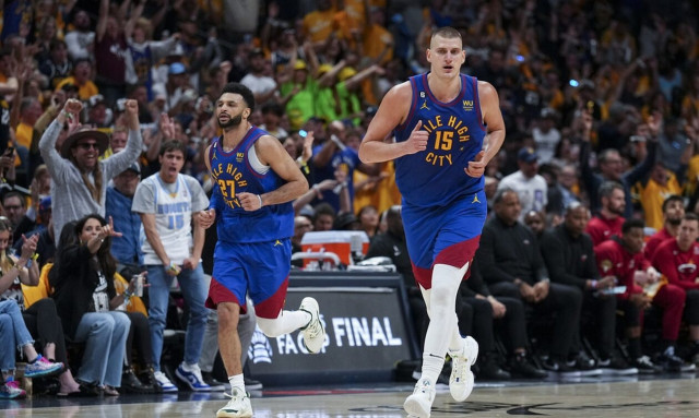 NBA: Επίδειξη δύναμης από Νάγκετς - Εύκολη νίκη με Χιτ στους τελικούς (vids)