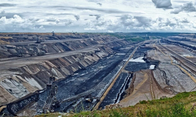 Ενδιαφερόμενους αγοραστές για τον αχρησιμοποίητο άνθρακα αναζητεί η Ευρώπη