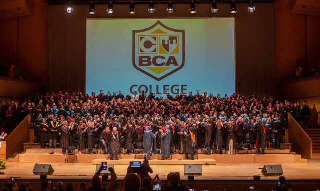 Στέλιος Χατζηιωάννου: Βραβεύτηκε για τη συνεισφορά του στην επιχειρηματικότητα από το BCA College