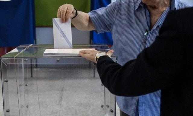 Εκλογές 2023 - Αλλαγή εποχής δείχνουν οι δημοσκοπήσεις: Ήρθε ο τρικομματισμός