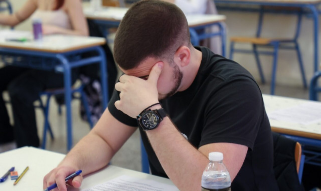 Χανιά: Viral το γραπτό μαθητή που ζωγράφισε κροκόδειλους και ουράνια τόξα στις εξετάσεις