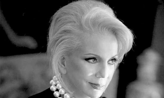 Η Finos Film λέει «αντίο» στη Νόνικα Γαληνέα με την αριστοκρατική ομορφιά