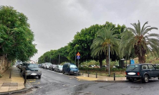 Κακοκαιρία: Οι δρόμοι έγιναν ποτάμια και τα χωράφια «βούλιαξαν» - Ζημιές στην Κρήτη