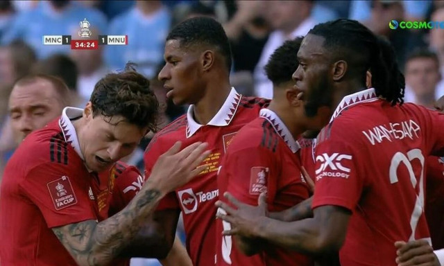 Το αντικείμενο στον Λίντελοφ και ο έξαλλος πανηγυρισμός του Μπέκαμ