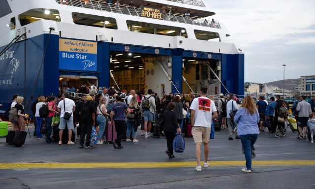 Τριήμερο Αγίου Πνεύματος: Η «μεγάλη έξοδος» των εκδρομέων - Ουρές στα λιμάνια