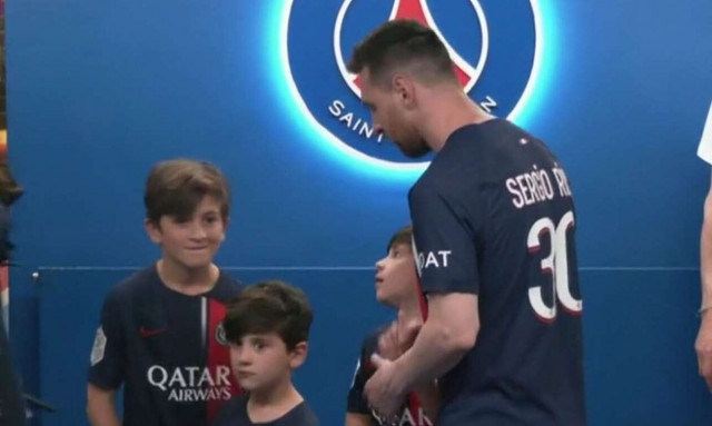 Απίστευτο: Γιούχαραν τον Μέσι στο Παρίσι πριν το τελευταίο του ματς