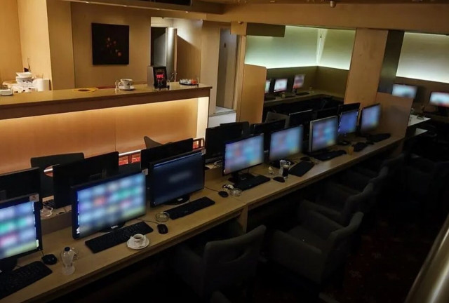 Καλλιθέα: Η αστυνομία εντόπισε παράνομο καζίνο - Συνελήφθησαν εργαζόμενοι και θαμώνες