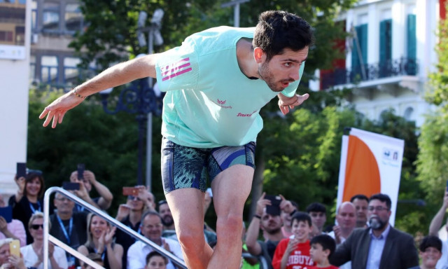 Απολαυστικός Μίλτος Τεντόγλου: «Τώρα πρέπει να κάτσω να φωτογραφηθώ με όλους» (vid)