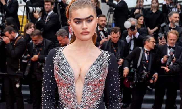 Σοφία Χατζηπαντελή: Ποζάρει χωρίς ρούχα στον καθρέφτη του δωματίου της