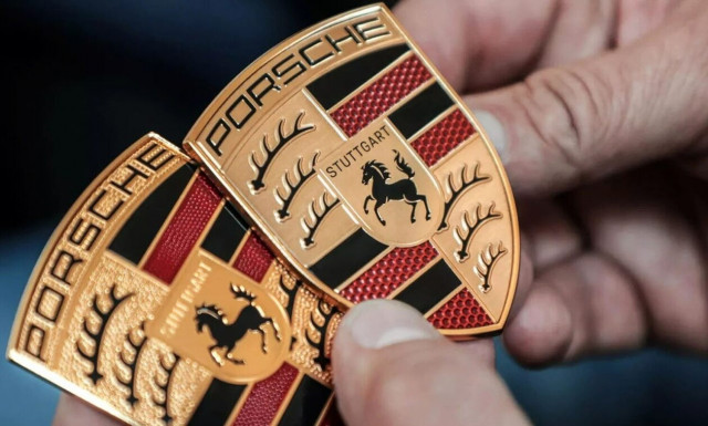 H Porsche για τα 75 της χρόνια ανανέωσε και το λογότυπο