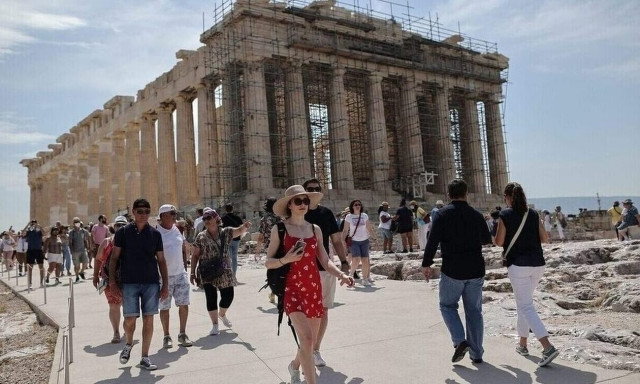 Έκαναν τους τουρίστες για να... ξαφρίζουν τους τουρίστες - Πέντε συλλήψεις αλλοδαπών από την ΕΛ.ΑΣ.