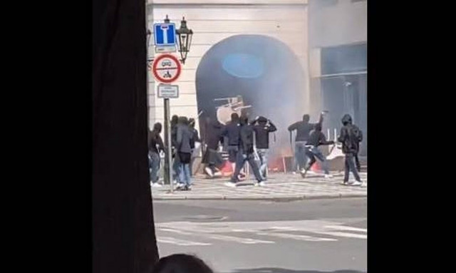 Τελικός Europa Conference League, Φιορεντίνα – Γουέστ Χαμ: Επεισόδια στους δρόμους της Πράγας (vids)