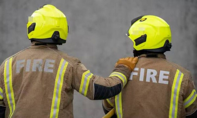 Συναγερμός στο Λονδίνο: Τεράστια πυρκαγιά ξέσπασε σε πολυκατοικία - Επιχειρούν 60 πυροσβέστες