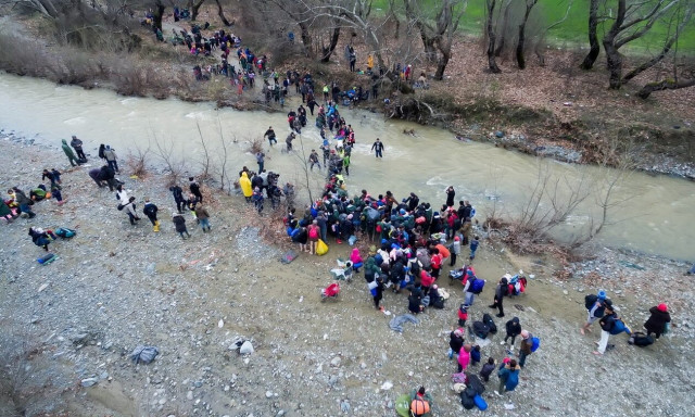 Έβρος: ΜΚΟ υποστηρίζει πως 330 μετανάστες βρίσκονται σε νησίδα – Διαψεύδει τους αριθμούς η ΕΛ.ΑΣ.