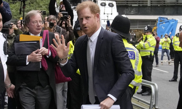 Πρίγκιπας Χάρι: Για δεύτερη ημέρα στα δικαστήρια για την υπόθεση υποκλοπών