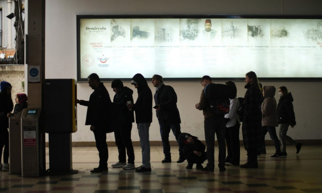 Καταρρέει η τουρκική λίρα - Βυθίζεται σε νέα ιστορικά χαμηλά