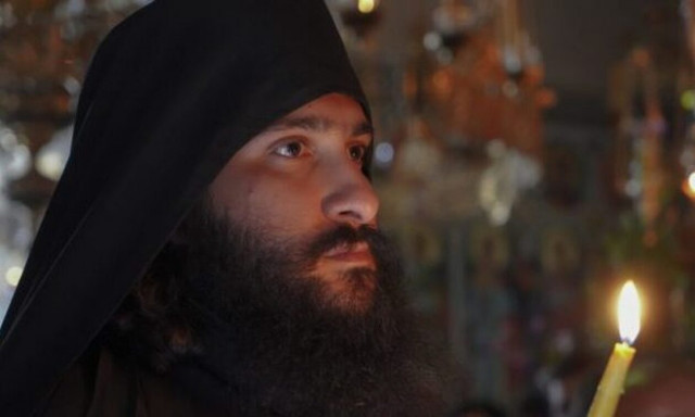 Γέρων Εφραίμ Φιλοθεΐτης: «Να μαζεύεις το νου σου στην προσευχή»