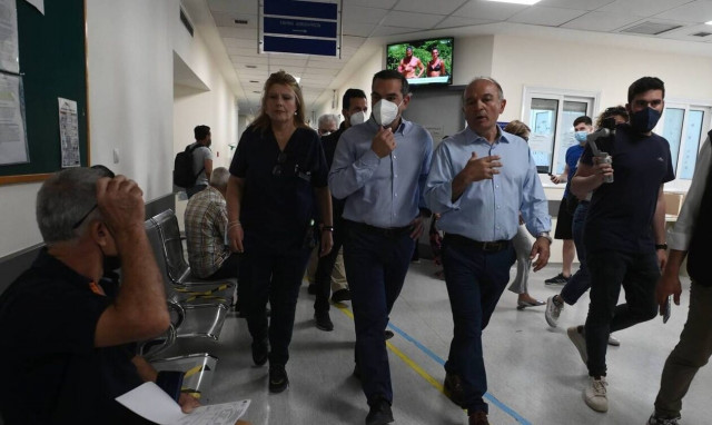 Εκλογές 2023 - Επίσκεψη Τσίπρα στο «Λαϊκό»: Ανάγκη στήριξης και ενίσχυσης του ΕΣΥ