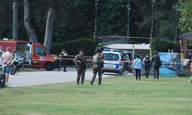 Τρόμος στη Γαλλία: Βίντεο ντοκουμέντο με τον δράστη στον τόπο της επίθεσης - Το προφίλ του δράστη