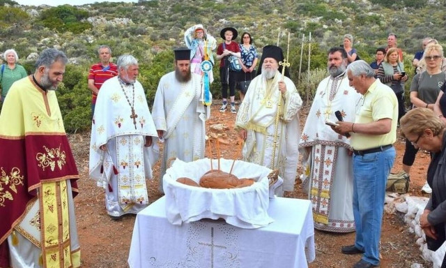 Χανιά: Θεία Λειτουργία στο νησάκι Θεοδωρού