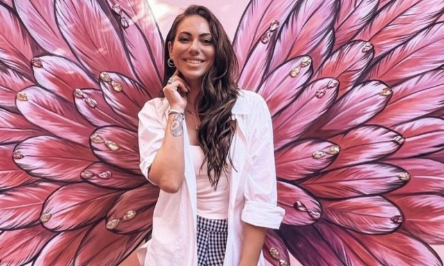 Ευρυδίκη Βαλαβάνη: Ποζάρει με μπικίνι και αποθεώνεται στο instagram