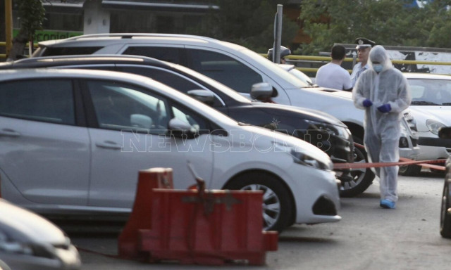 Νέος Κόσμος: Έρευνες στο αυτοκίνητο που βρέθηκε με βαρύ οπλισμό