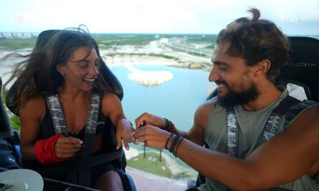 Survivor All Star: O Σάκης Κατσούλης έκανε «πρόταση γάμου» στην Μαριαλένα Ρουμελιώτη