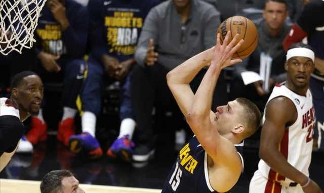 NBA: Δεύτερο break στο Μαϊάμι για Νάγκετς - Μία νίκη μακριά από το πρωτάθλημα (vids)