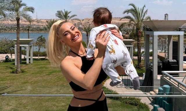 Ιωάννα Τούνη: «Ορμονικά είναι σαν να περνάω κλιμακτήριο αυτή τη στιγμή, θέλω να κόψω τον θηλασμό»