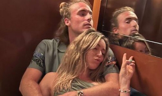 Τσιτσιπάς: Nέα φωτογραφία με τον Έλληνα τενίστα να έχει στην αγκαλιά του την Μπαντόσα