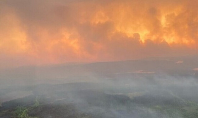 Καναδάς: Η βροχή μπορεί να βοηθήσει στην κατάσβεση της φωτιάς και να καθαρίσει την ατμόσφαιρα