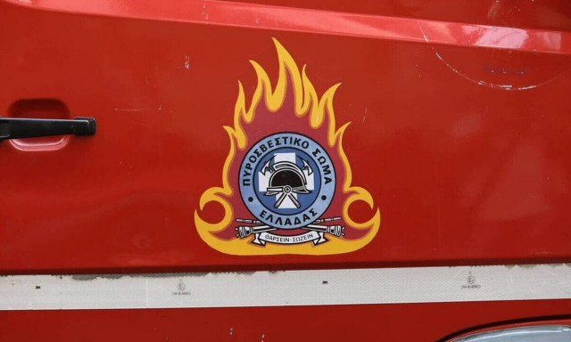 Πάτρα: Ηλικιωμένη εγκλωβίστηκε σε μπαλκόνι – Επιχείρηση της Πυροσβεστικής με ειδικό όχημα