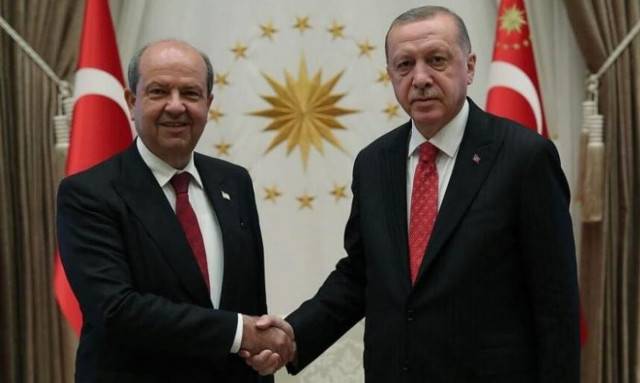 Στρώνουν κόκκινο χαλί για τον Ερντογάν στα Κατεχόμενα