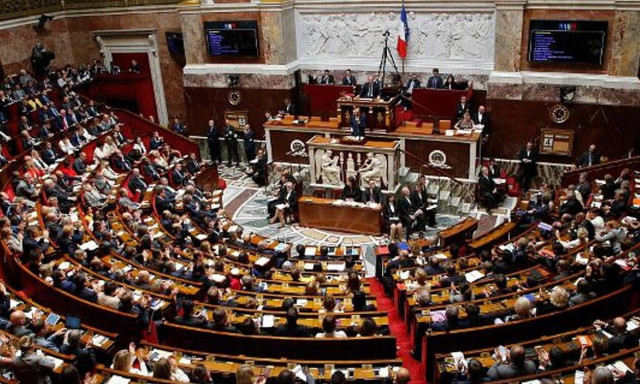 Γαλλία: Η Εθνοσυνέλευση απέρριψε πρόταση μομφής κατά της κυβέρνησης, για 17η φορά σε ένα χρόνο