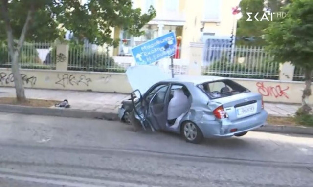 Τροχαίο ατύχημα στην Κηφισιά με σοβαρά τραυματίες