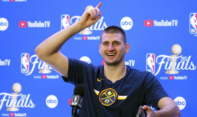 Νίκολα Γιόκιτς: Πήγε να δει αν του έστειλε μήνυμα ο Νόβακ Τζόκοβιτς και άρχισε να βρίζει! (videos)