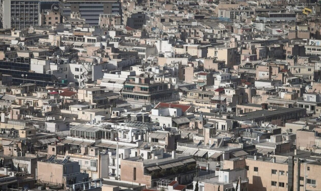 Στο στόχαστρο της ΑΑΔΕ χιλιάδες αφορολόγητες γονικές παροχές - δωρεές