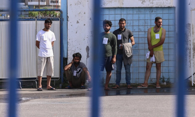 Πύλος: Νέες μαρτυρίες για τις συνθήκες στο πλοίο - Ήταν με λυγισμένα γόνατα ο ένας δίπλα στον άλλον