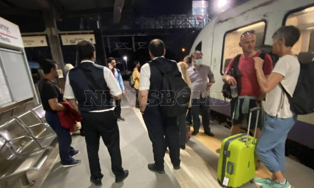 Πρόβλημα στη γραμμή του Προαστιακού στη στάση Ρέντη - Ταλαιπωρία για τους επιβάτες