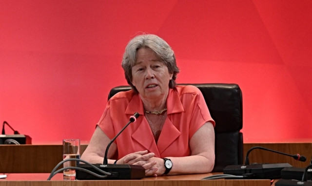 Οι ιδιώτες παιδίατροι ζητούν από την Αθηνά Λινού να ανακαλέσει δηλώσεις της