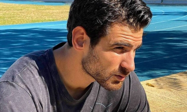 Ετεοκλής Παύλου: «Ο πατέρας μου πέθανε όταν ήμουν 7 χρονών, η μητέρα με έβλεπε μισή ώρα την ημέρα»